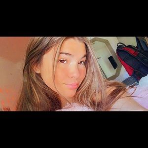 Meet your Posher, Emilie